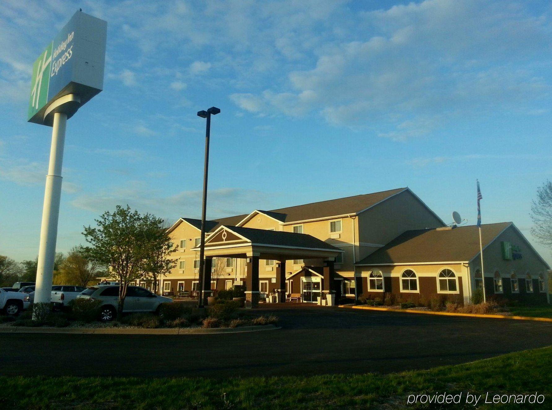 Holiday Inn Express Deforest, An Ihg Hotel Exterior foto